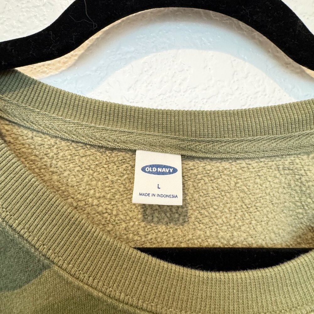 Old Navy Camo Print Crewneck Sweatshirt Size L - Picture 4 of 8